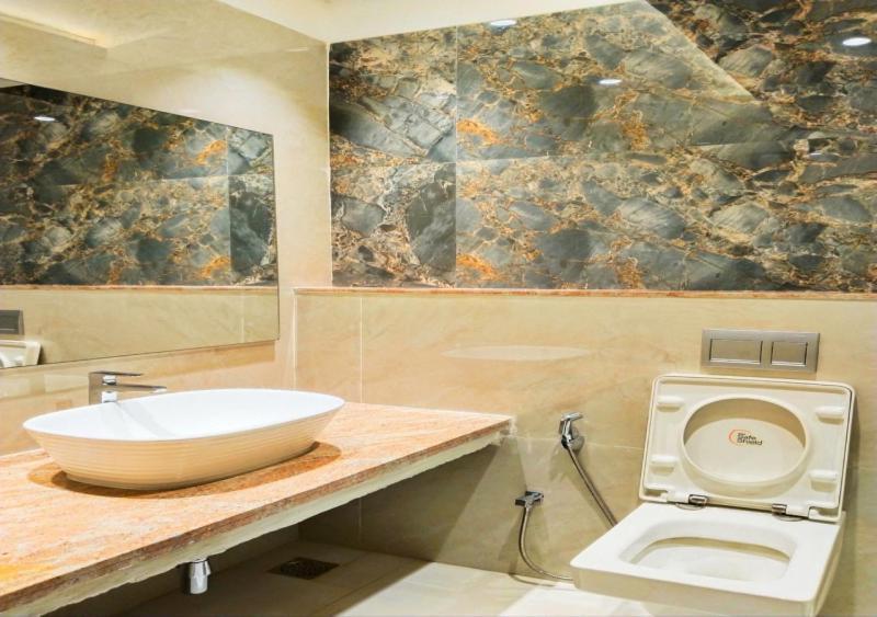 The Paradise Hotel - Luxury Stay Kanchipuram Buitenkant foto