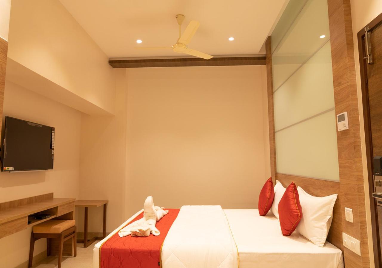 The Paradise Hotel - Luxury Stay Kanchipuram Buitenkant foto
