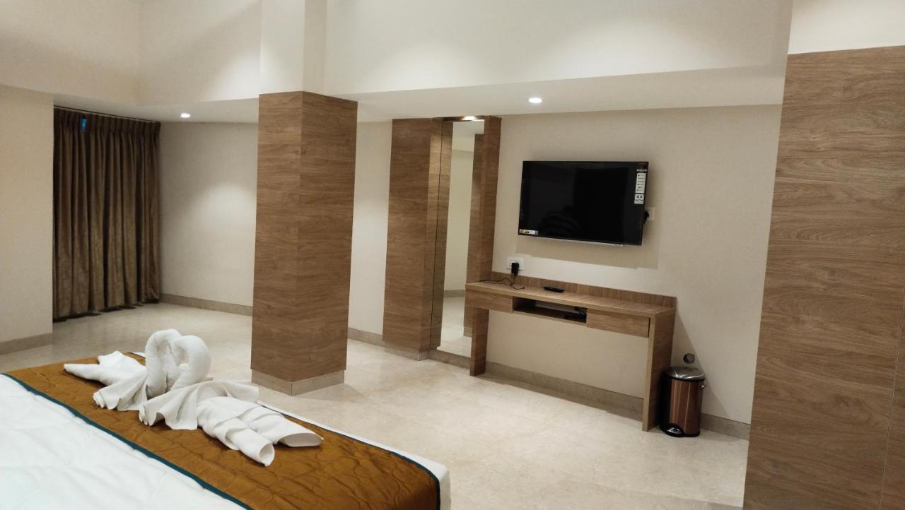The Paradise Hotel - Luxury Stay Kanchipuram Buitenkant foto
