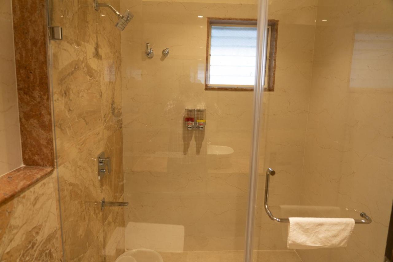 The Paradise Hotel - Luxury Stay Kanchipuram Buitenkant foto