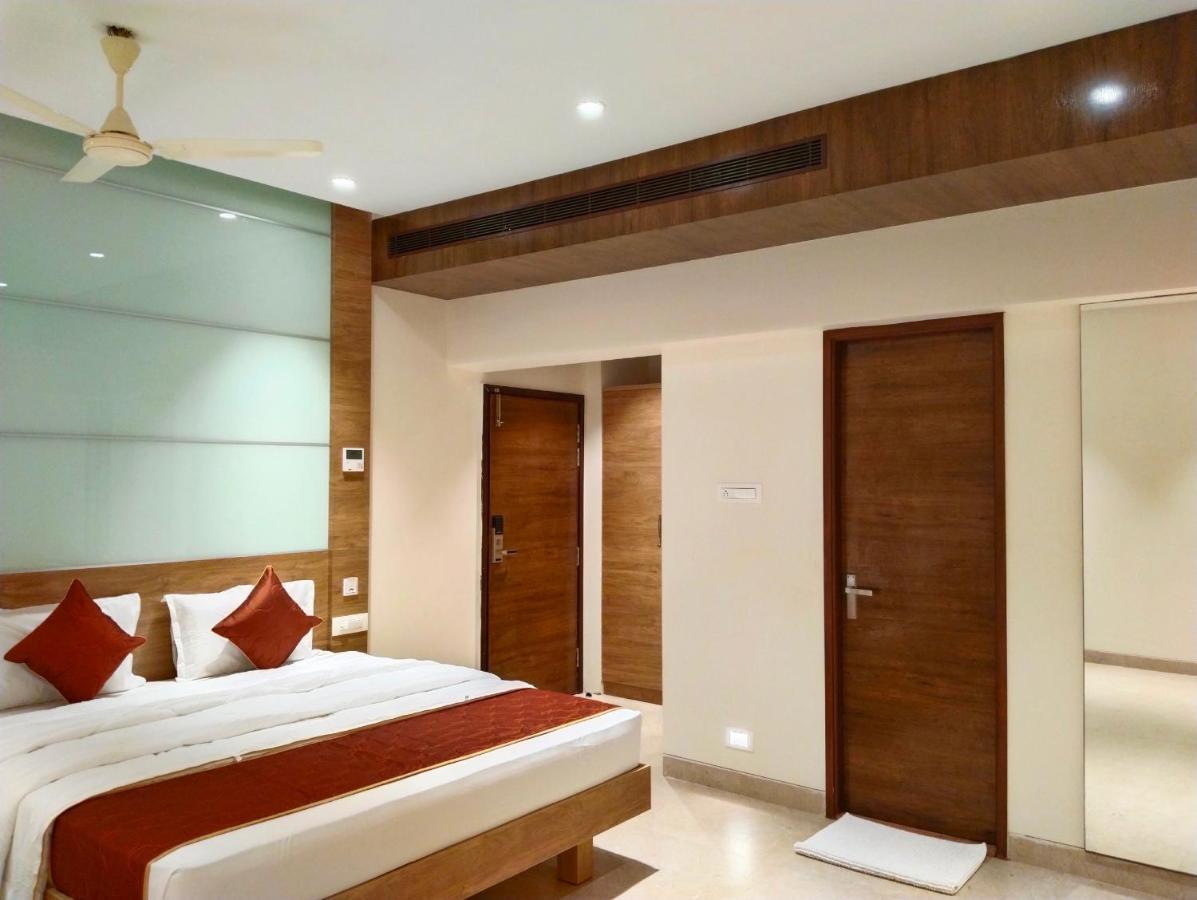 The Paradise Hotel - Luxury Stay Kanchipuram Buitenkant foto